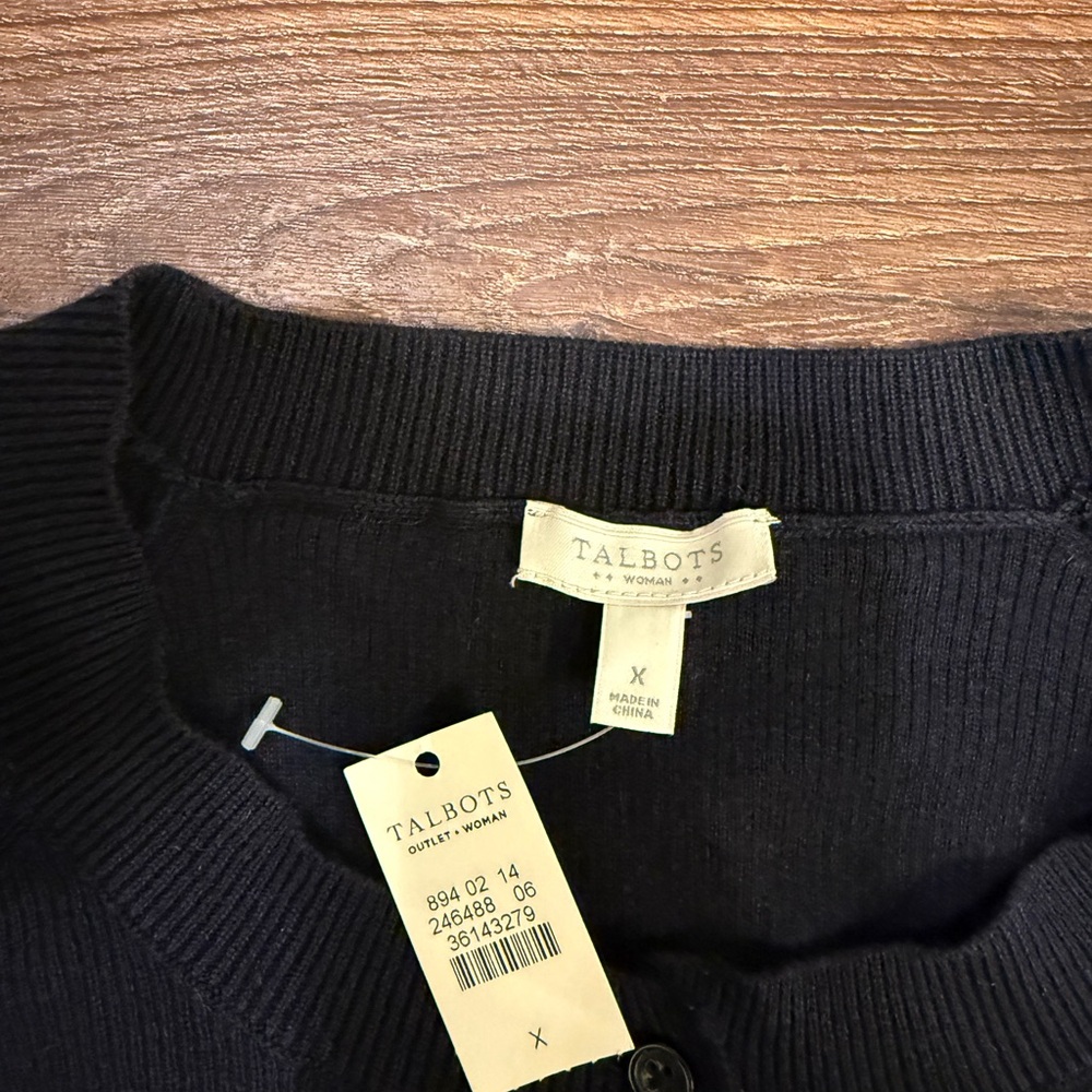 Talbots Women’s Cardigan Sweater with Crew Neckline and Long Sleeves, size X - Picture 6 of 6